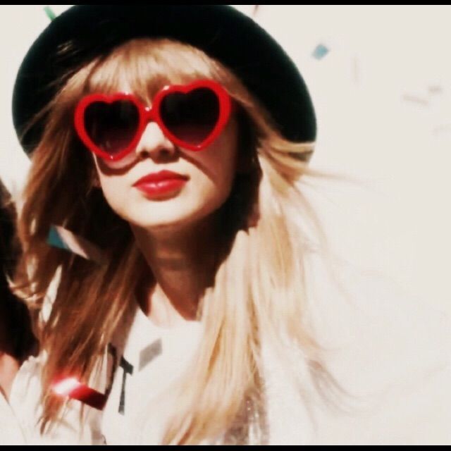 Heart Shaped Glasses - Red