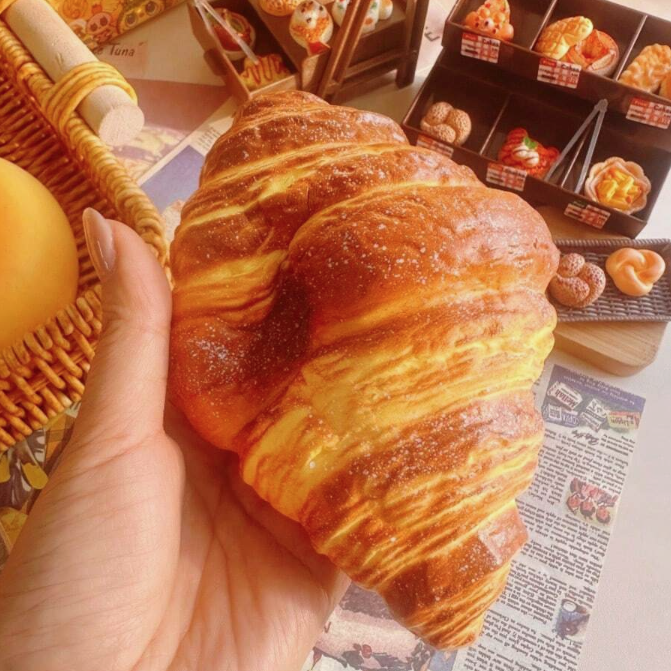 Squishy Croissant - Scented - Soft- Slow Return