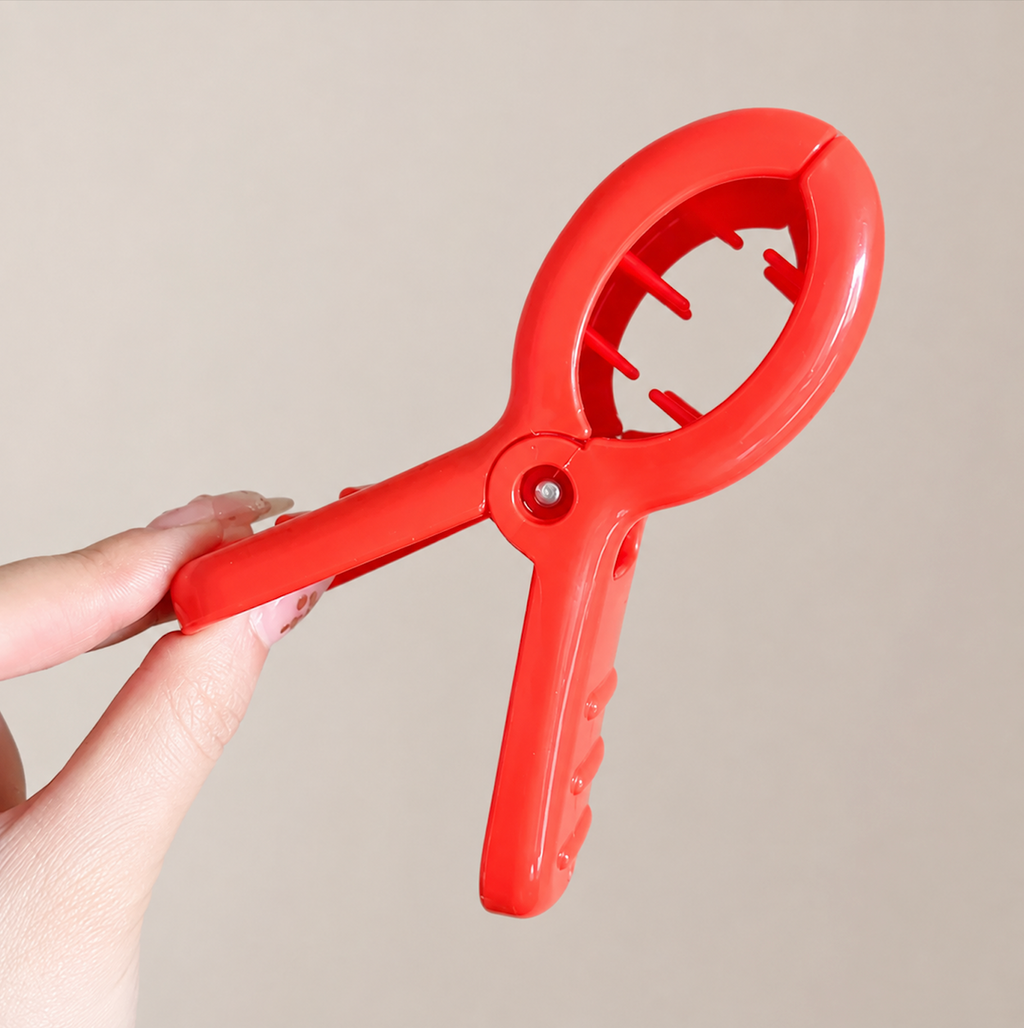 Anime-Inspired Hair Claw Clip with Character Design - Red